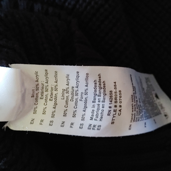 🖤 Revamped Cold Shoulder Sweater 🖤 - Picture 5 of 5